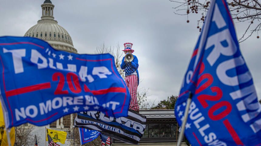 cover for Studien zu Facebook und Instagram: Algorithmen rĂźtteln kaum an politischen Einstellungen